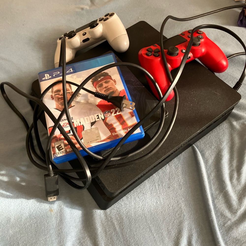 I just brought a Xbox , wanted to sell this to someone in need
